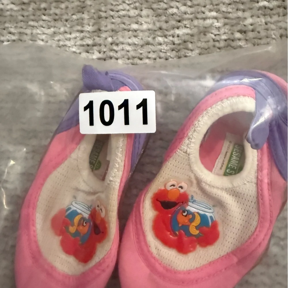 Sesame Street Elmo Aqua Water Shoes Pink Purple Slip-On Kids Size 6‎ Y2K